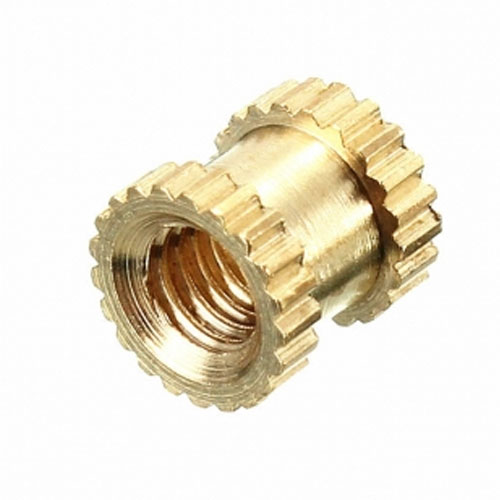 Porcas de inserto de latão para usinagem CNC